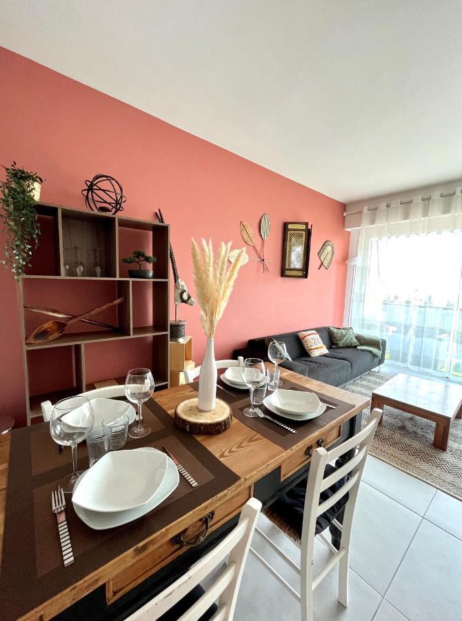2 Bedrooms - Sea View Apartment Ницца Экстерьер фото